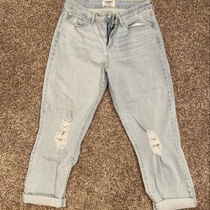 Denizen jeans. Worn knees is part of style. Mid rise boyfriend.